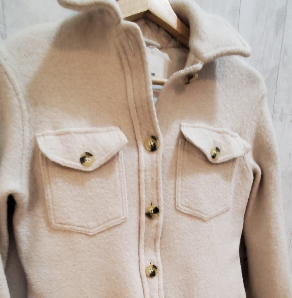 Women's Cream Button-Front Shacket Jacket - Picture 2 of 7